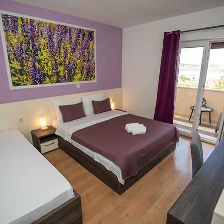 Kustići Bed & Breakfast Marta & Tona מראה חיצוני תמונה