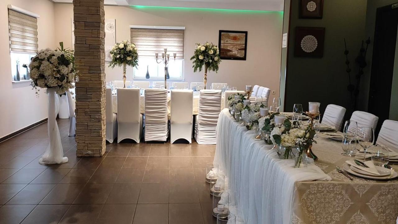 Kustići Bed & Breakfast Marta & Tona מראה חיצוני תמונה