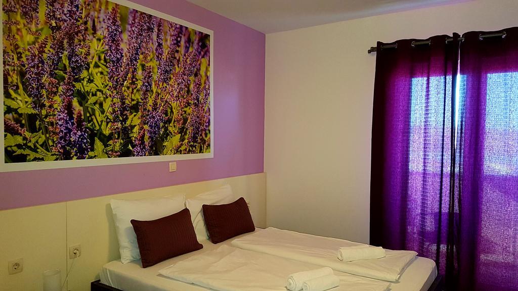 Kustići Bed & Breakfast Marta & Tona מראה חיצוני תמונה