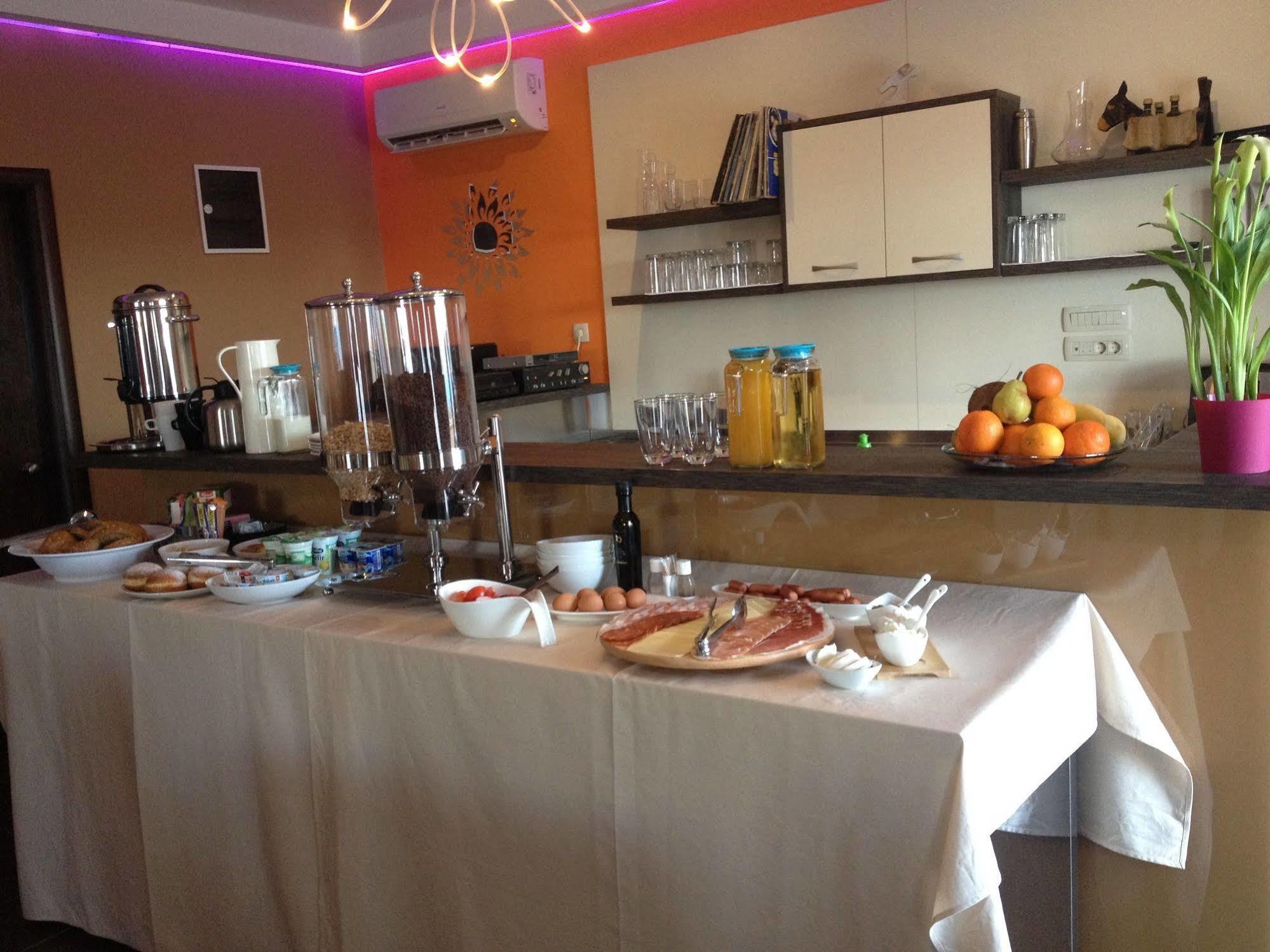 Kustići Bed & Breakfast Marta & Tona מראה חיצוני תמונה