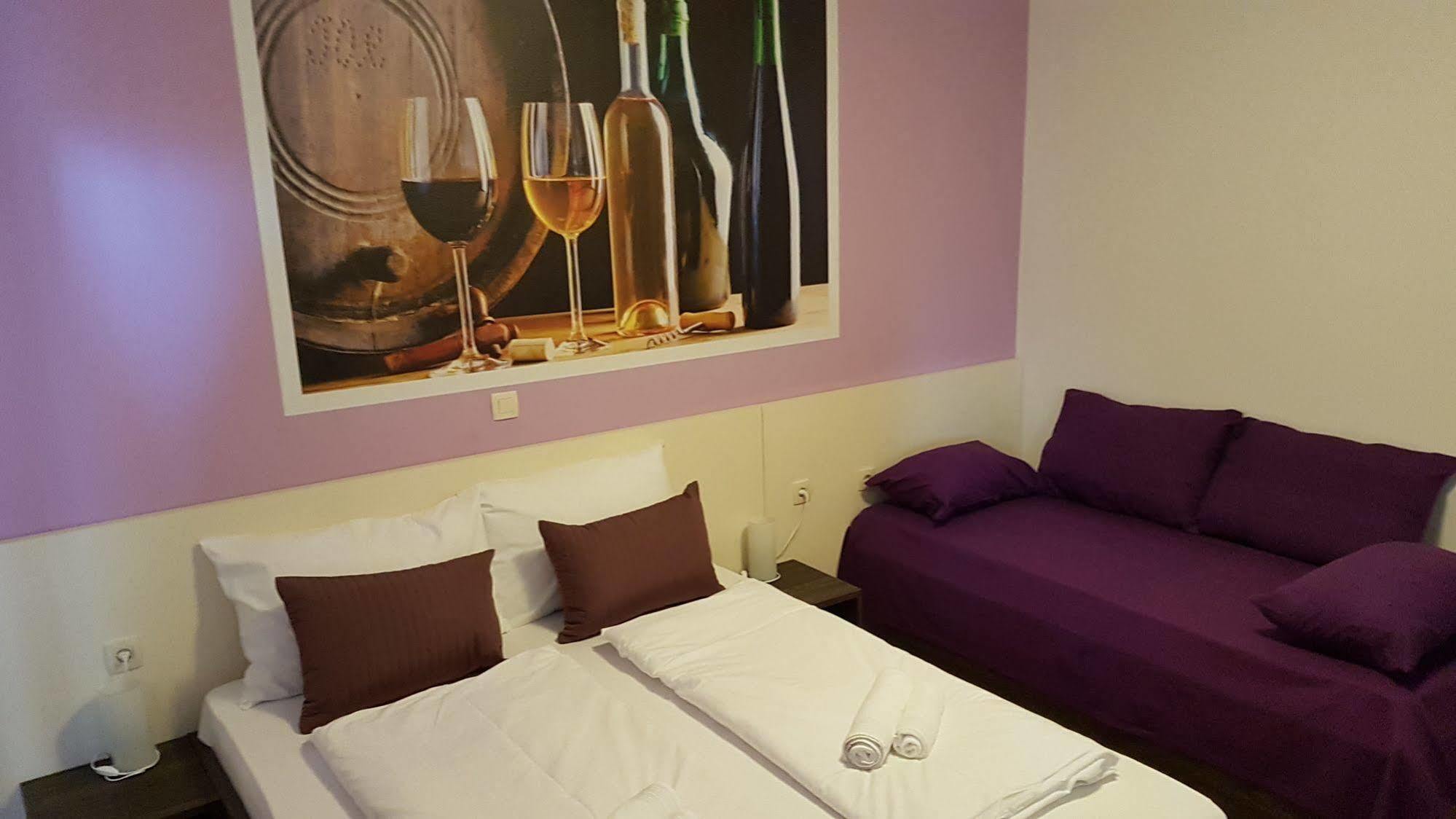 Kustići Bed & Breakfast Marta & Tona מראה חיצוני תמונה